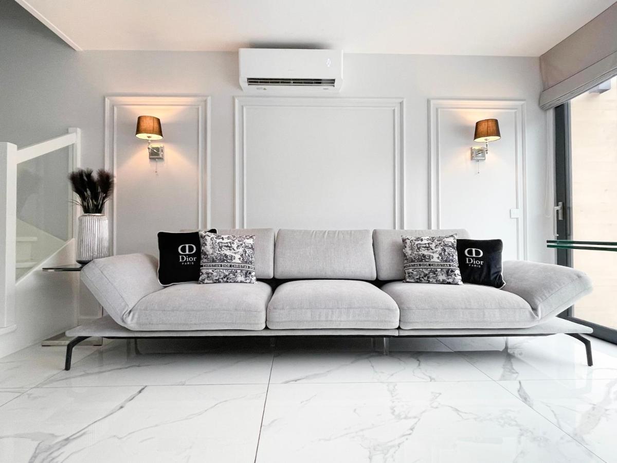 Grey House Miedwie